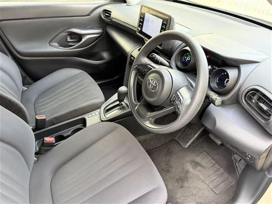 2022 Toyota Yaris thumbnail