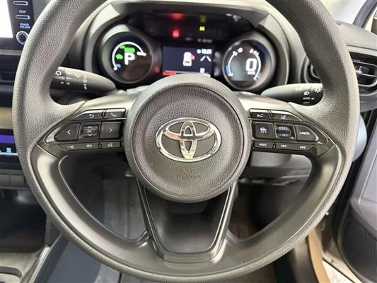 2022 Toyota Yaris thumbnail