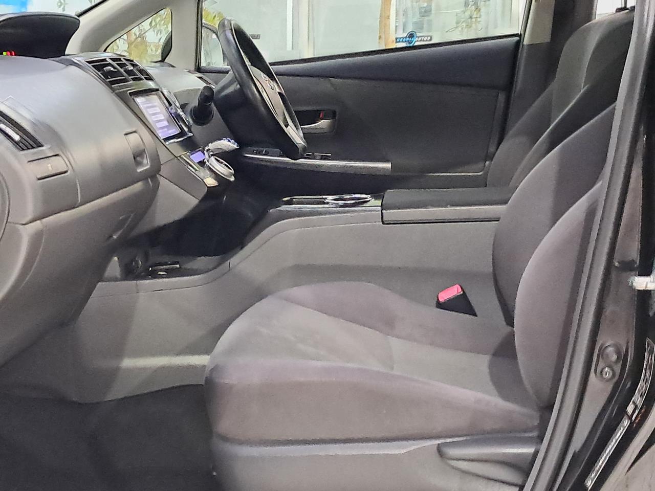 2012 Toyota Prius thumbnail