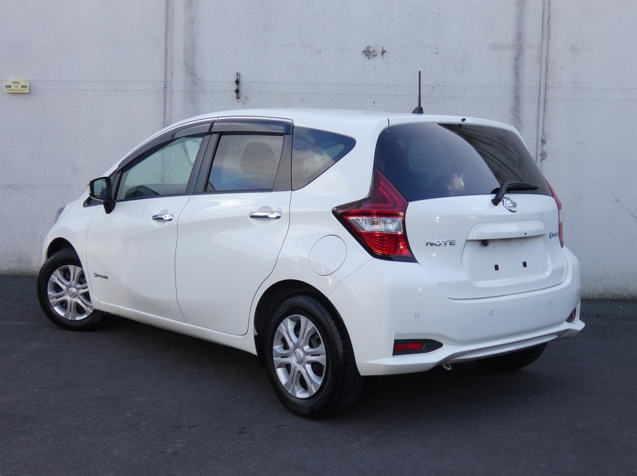 2021 Nissan NOTE thumbnail