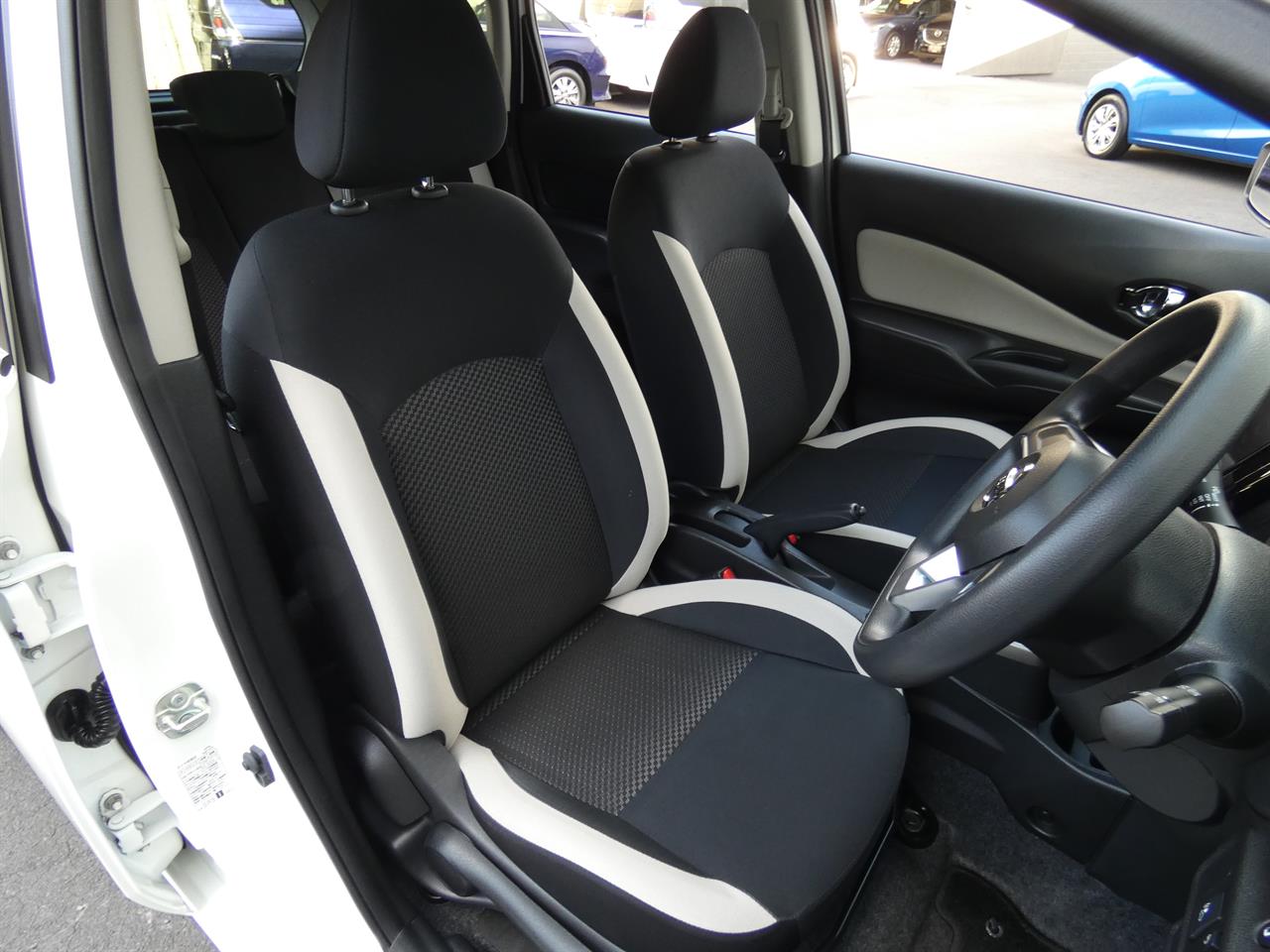 2021 Nissan NOTE thumbnail