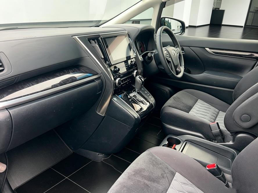 2020 Toyota Alphard thumbnail