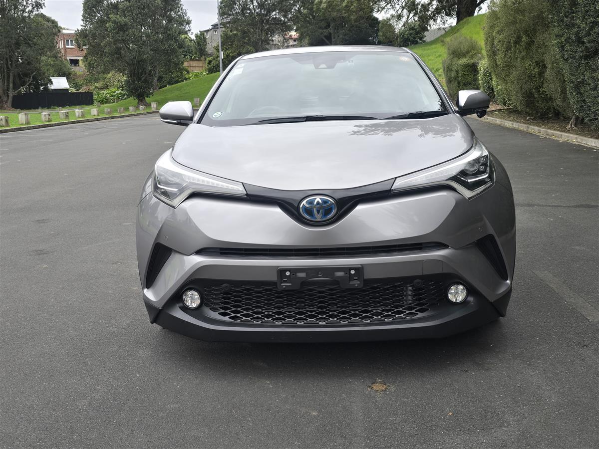 2018 Toyota C-HR thumbnail