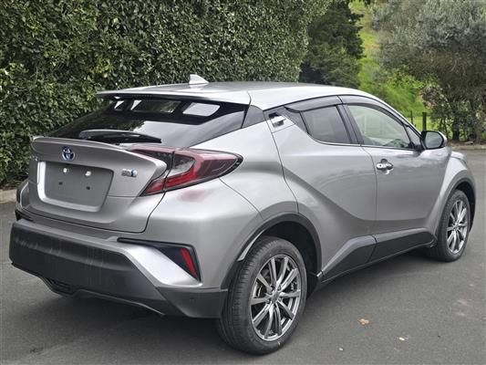 2018 Toyota C-HR thumbnail