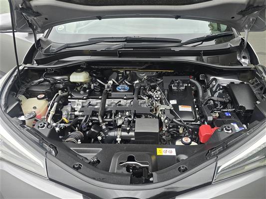 2018 Toyota C-HR thumbnail