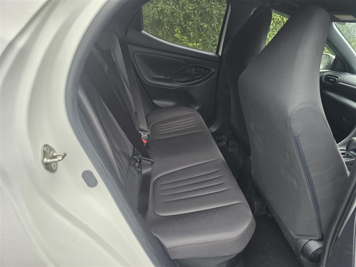 2021 Toyota Yaris thumbnail