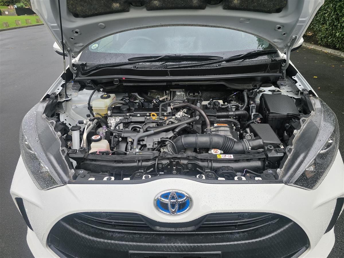 2021 Toyota Yaris thumbnail
