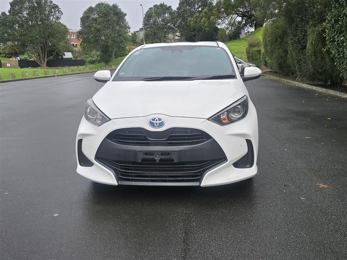 2021 Toyota Yaris thumbnail