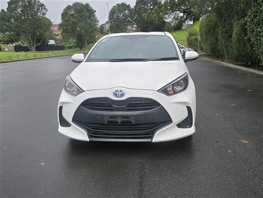2021 Toyota Yaris thumbnail
