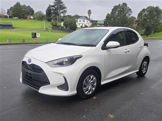 2021 Toyota Yaris thumbnail