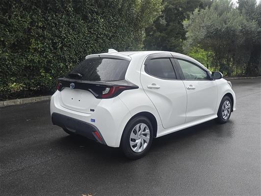 2021 Toyota Yaris thumbnail