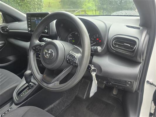 2021 Toyota Yaris thumbnail