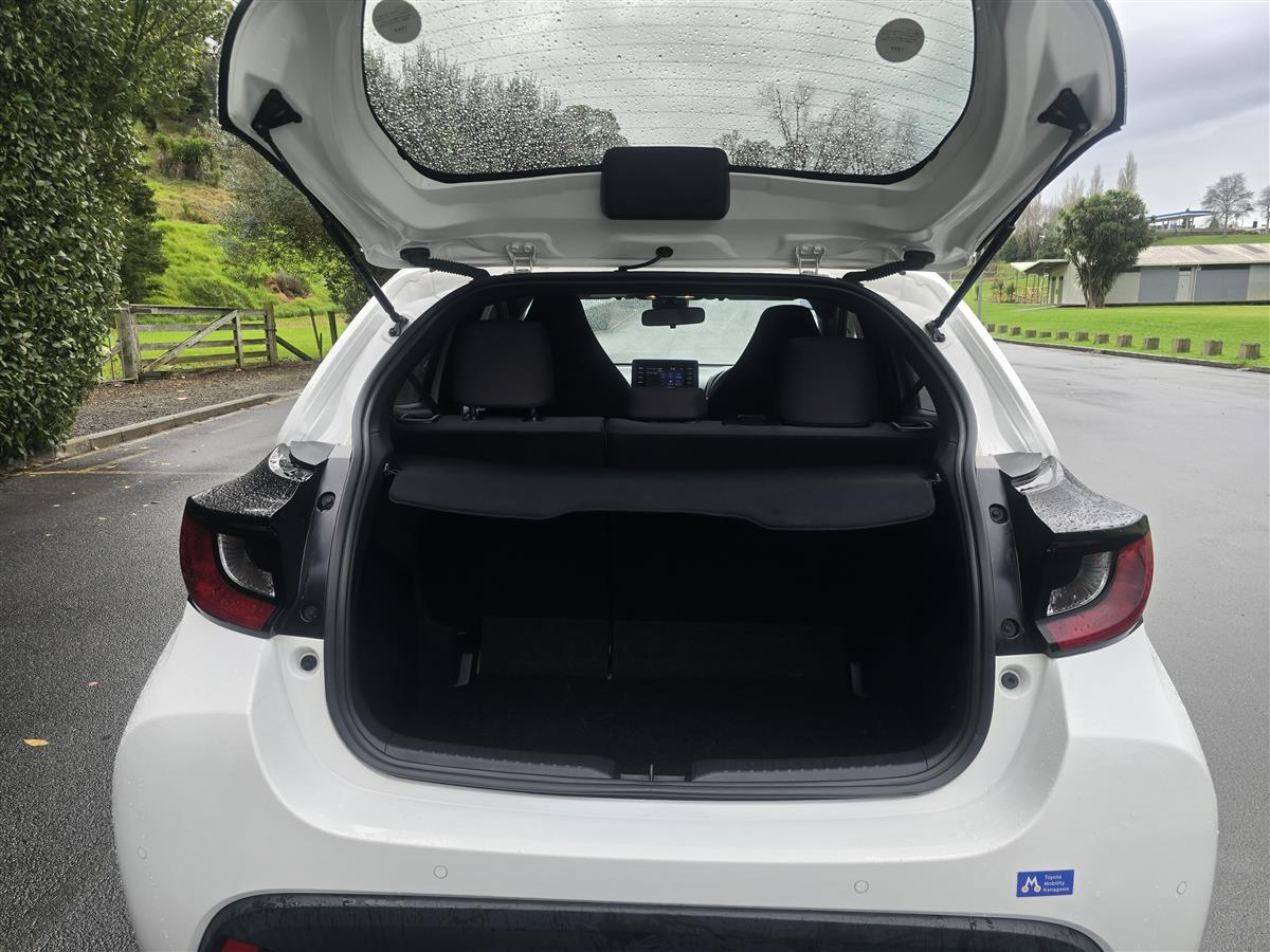 2021 Toyota Yaris thumbnail