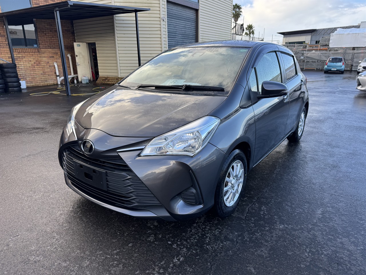 2017 Toyota Vitz