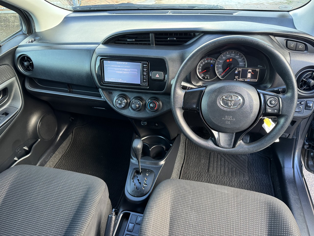 2017 Toyota Vitz thumbnail