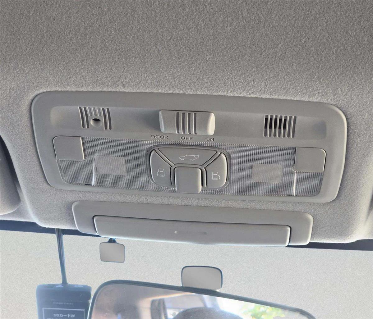 2015 Toyota Estima thumbnail