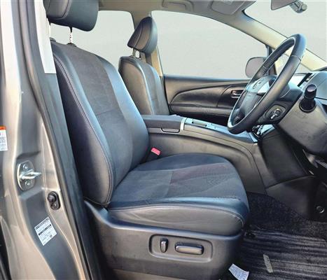 2015 Toyota Estima thumbnail