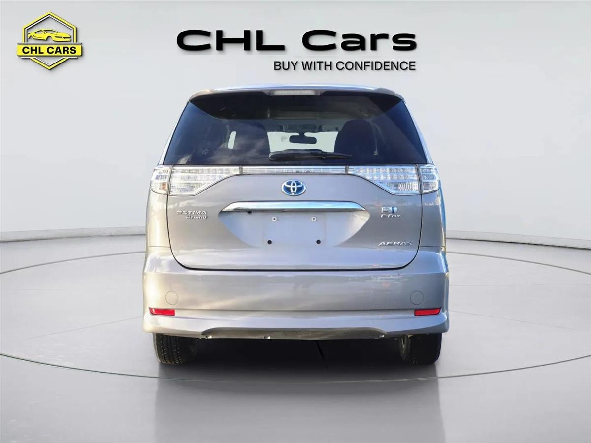 2015 Toyota Estima thumbnail