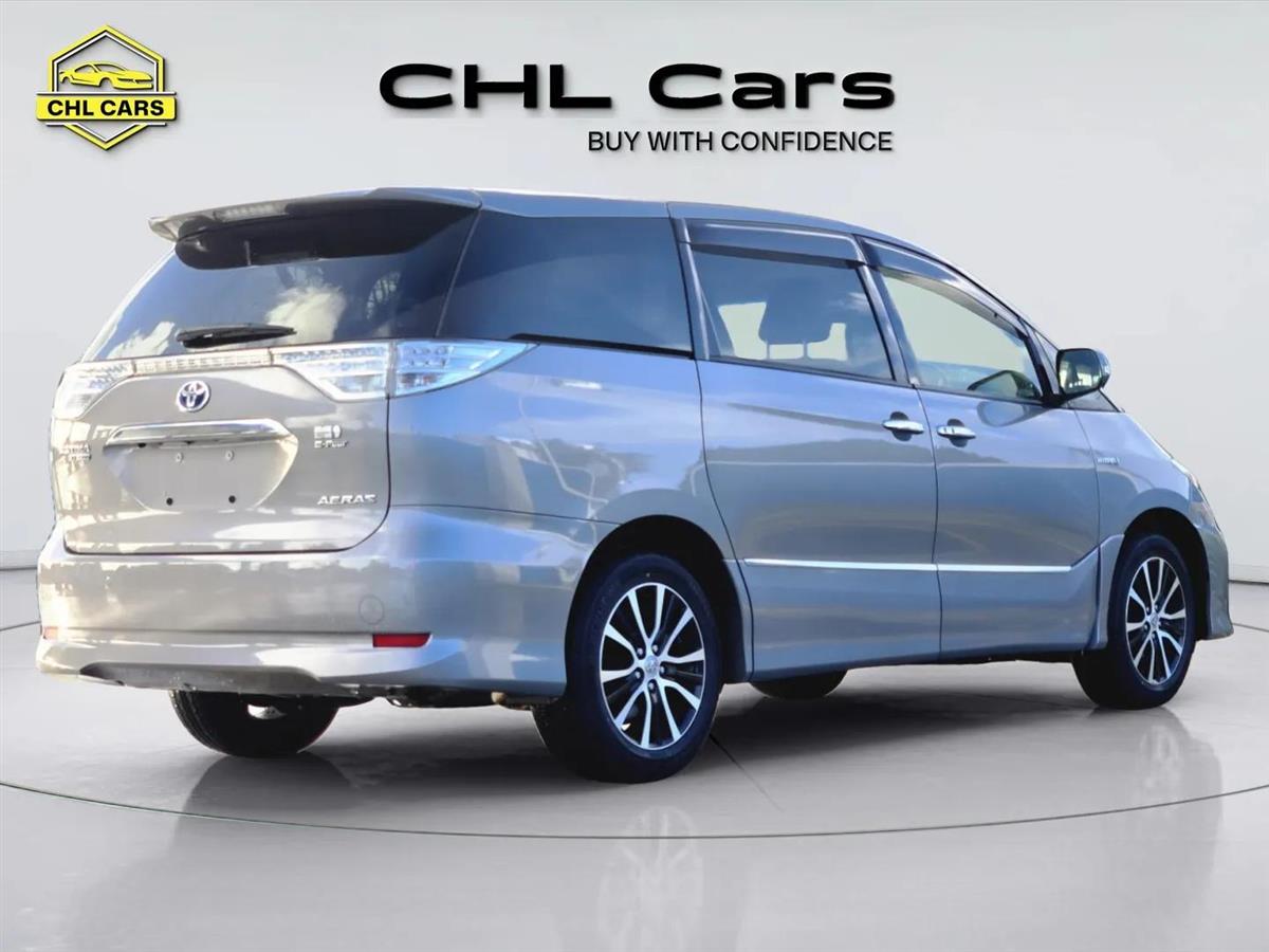 2015 Toyota Estima thumbnail