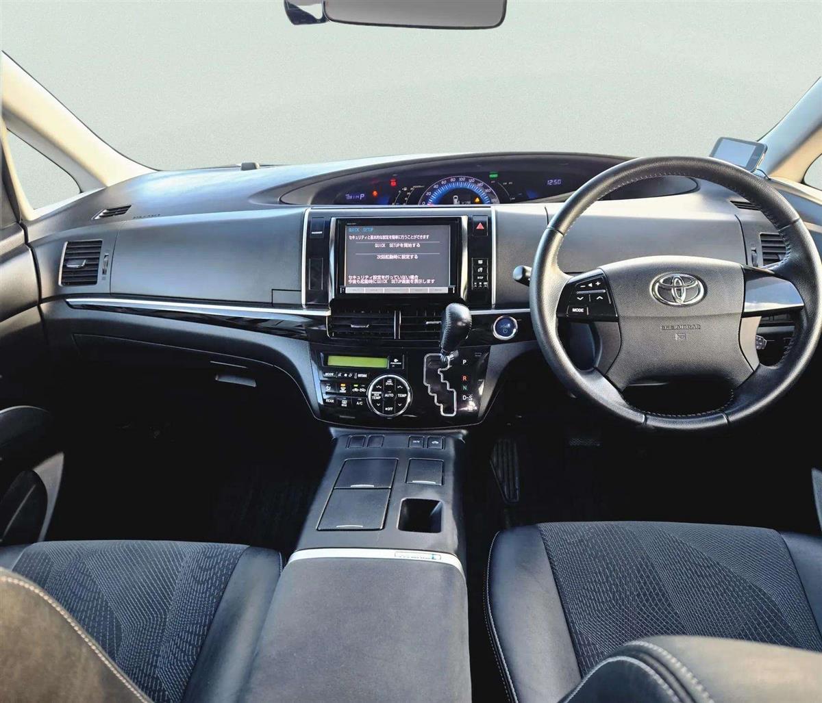 2015 Toyota Estima thumbnail