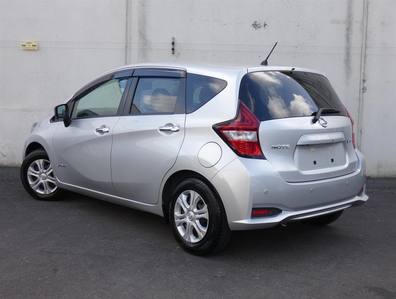 2021 Nissan NOTE thumbnail