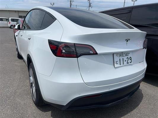 2023 Tesla Model thumbnail