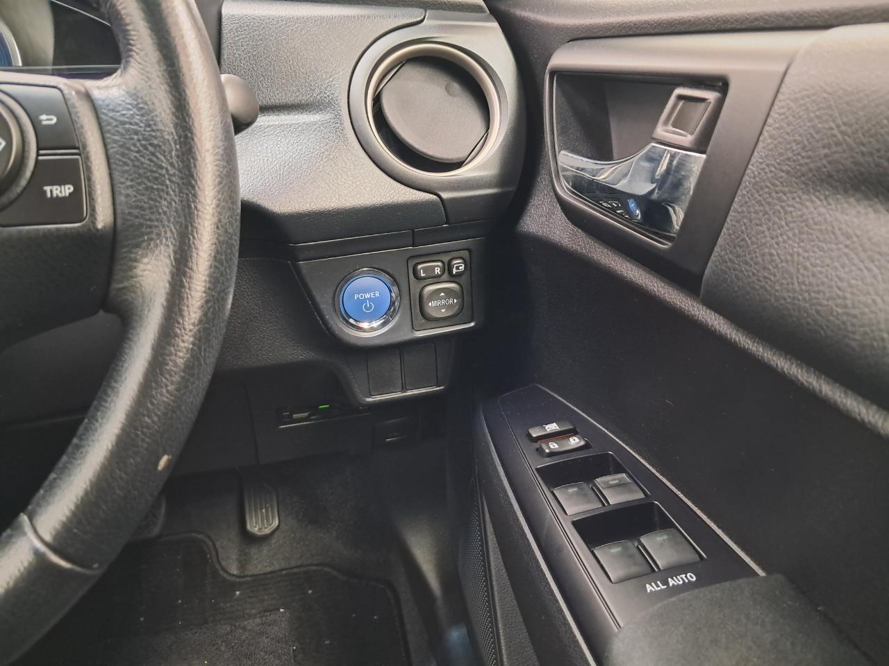 2013 Toyota COROLLA thumbnail