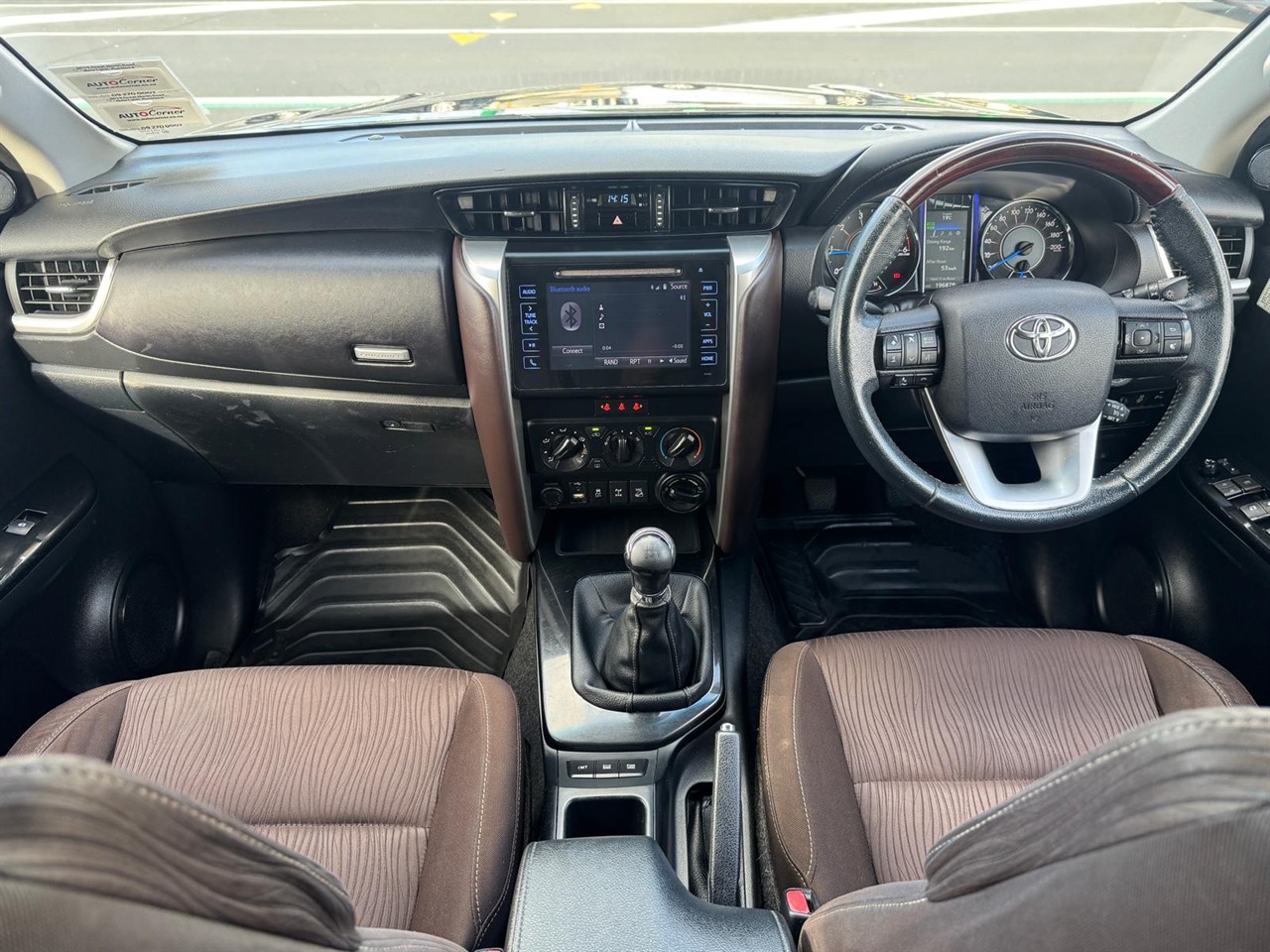 2016 Toyota FORTUNER thumbnail