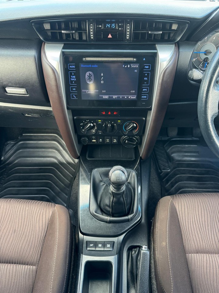 2016 Toyota FORTUNER thumbnail