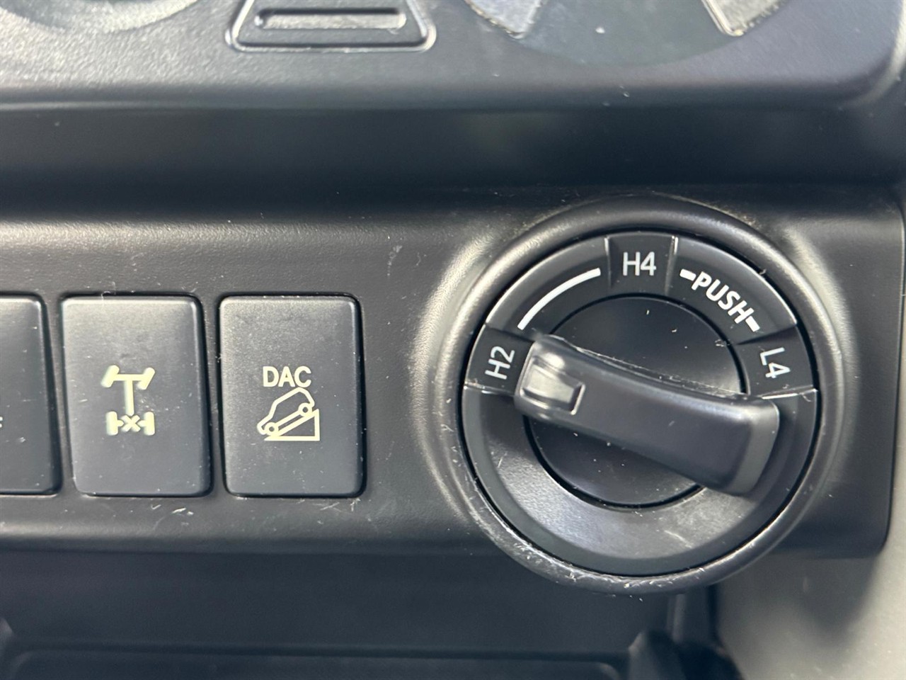 2016 Toyota FORTUNER thumbnail