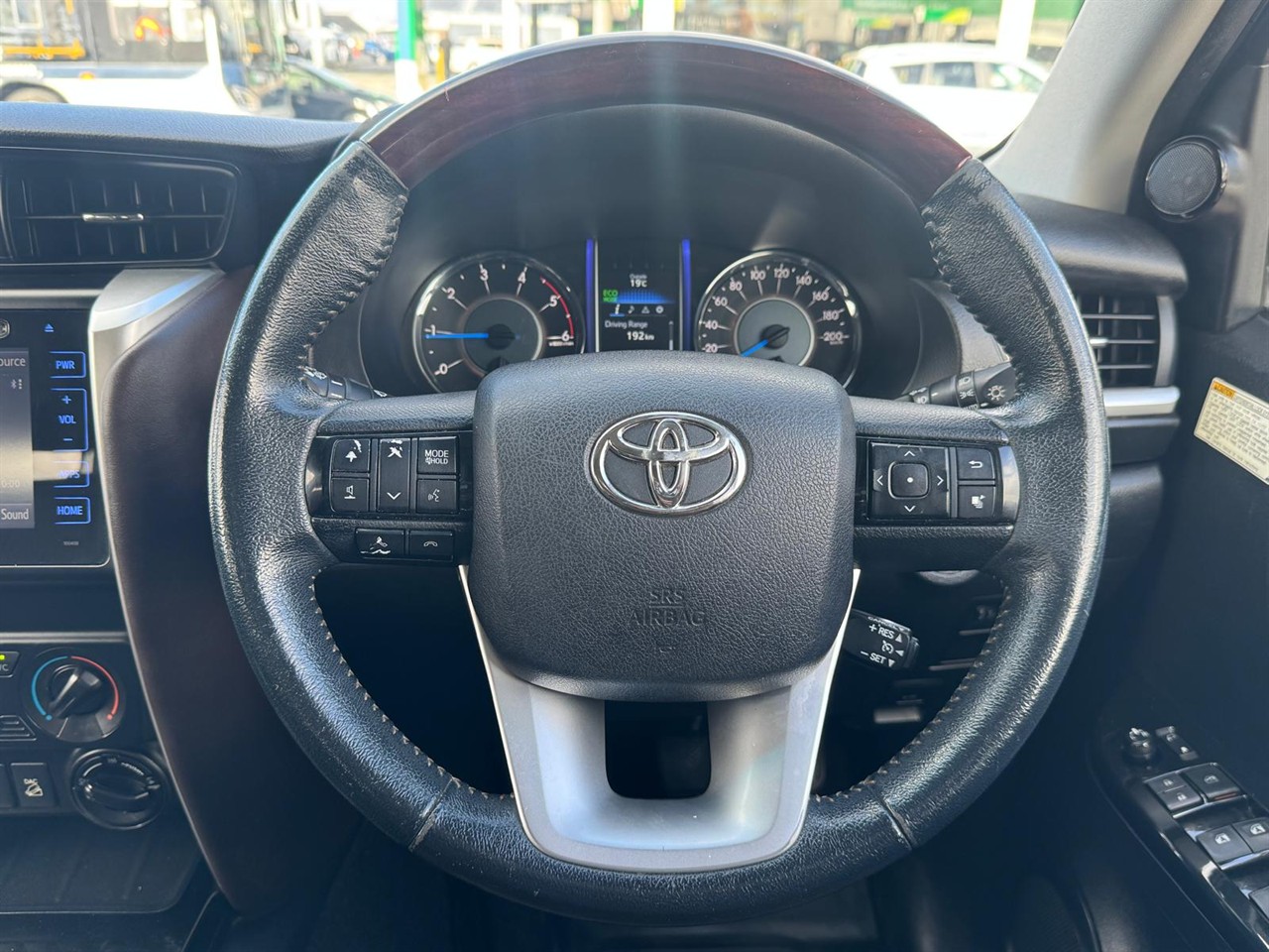 2016 Toyota FORTUNER thumbnail