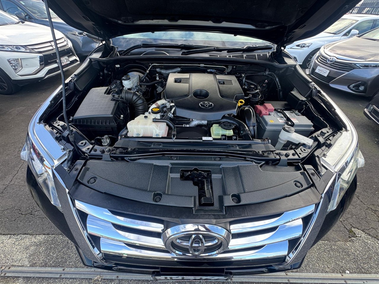 2016 Toyota FORTUNER thumbnail