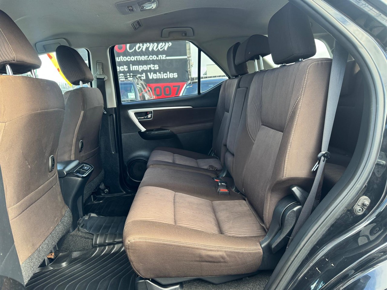 2016 Toyota FORTUNER thumbnail