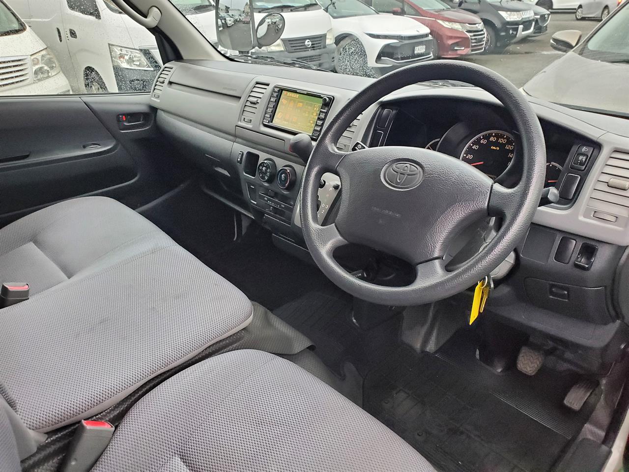 2006 Toyota Hiace thumbnail