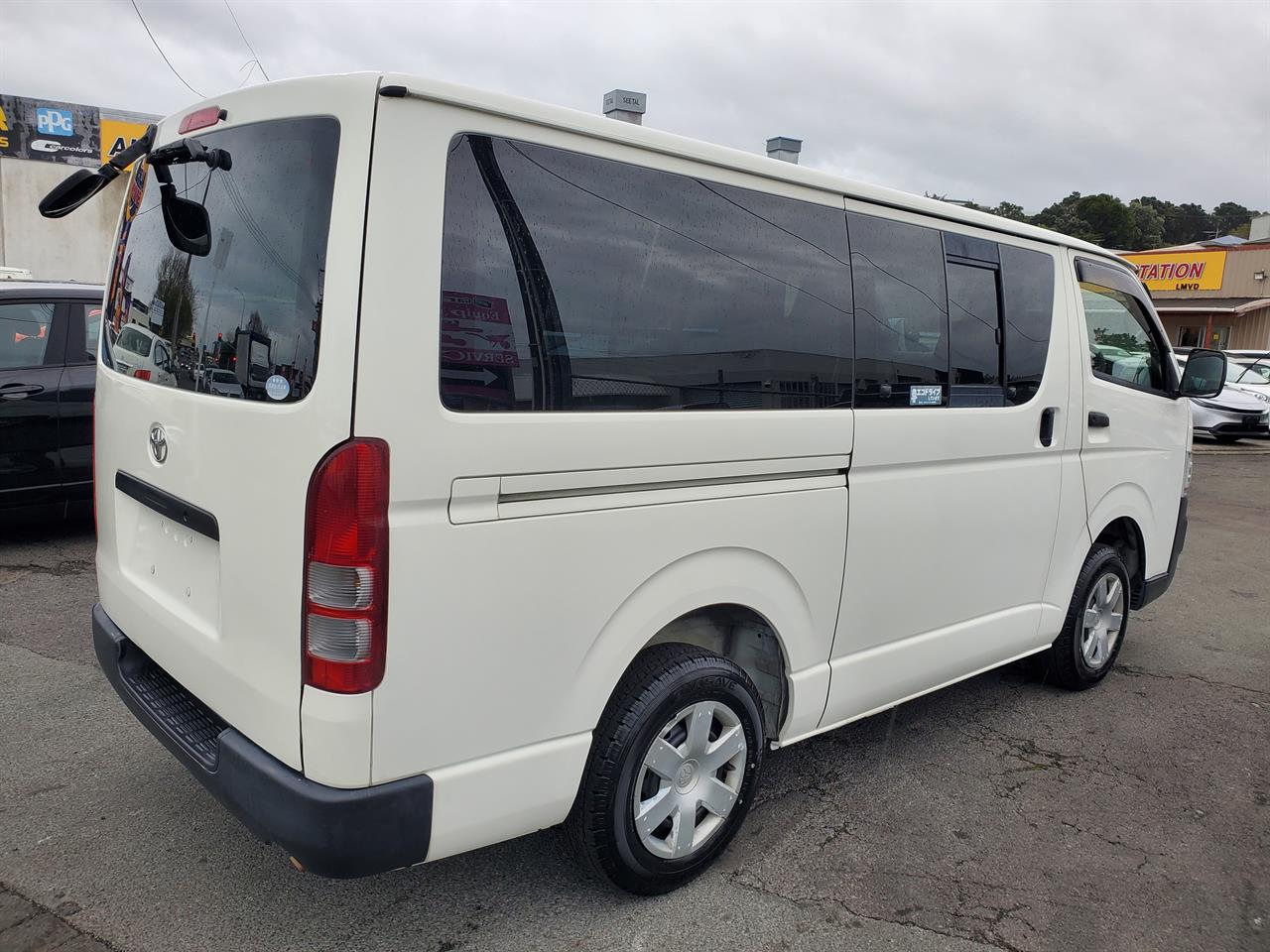 2006 Toyota Hiace thumbnail