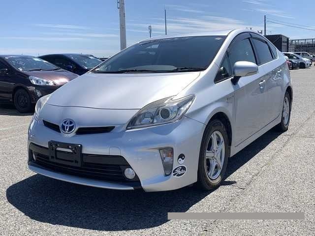 2015 Toyota Prius thumbnail