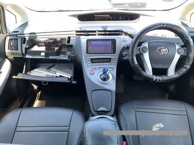 2015 Toyota Prius thumbnail