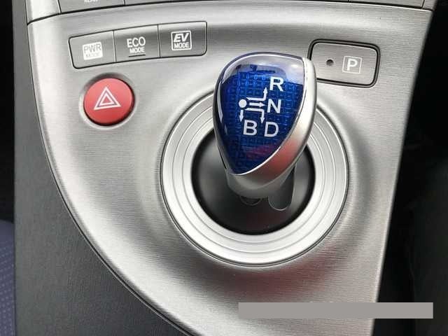 2013 Toyota Prius thumbnail