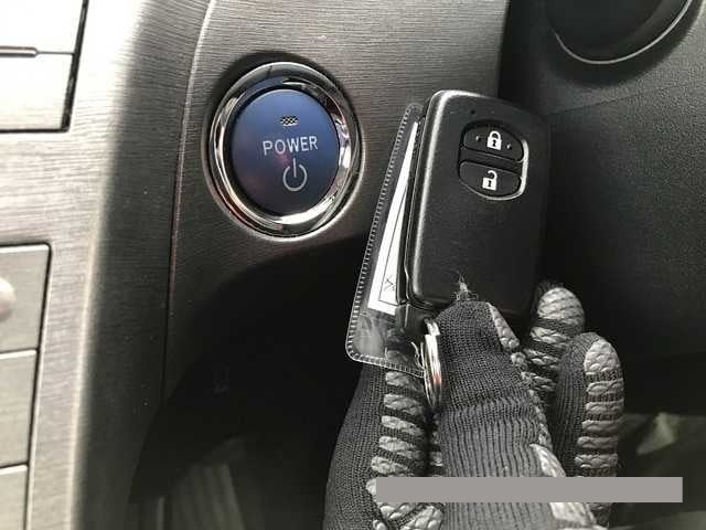 2013 Toyota Prius thumbnail