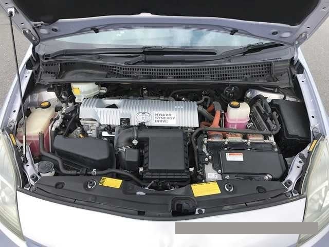 2013 Toyota Prius thumbnail