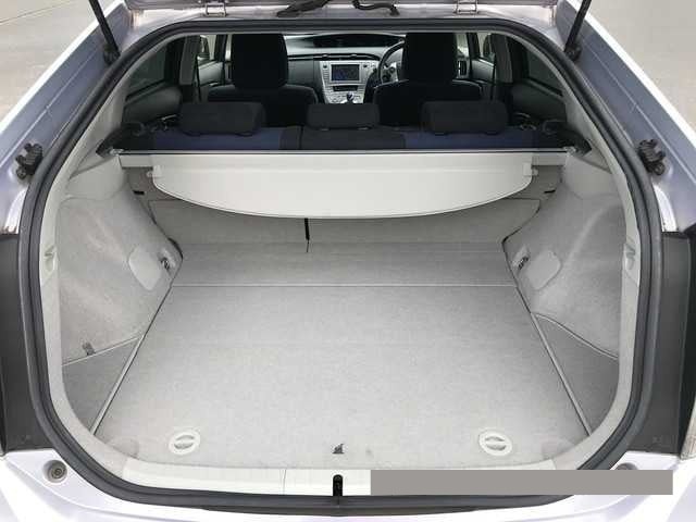 2013 Toyota Prius thumbnail
