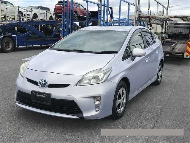 2013 Toyota Prius thumbnail