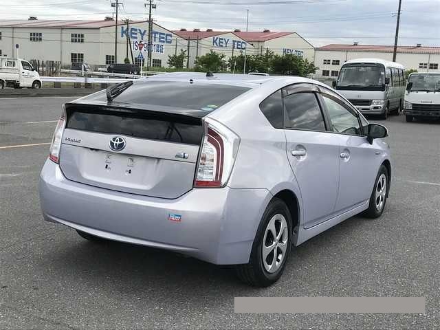 2013 Toyota Prius thumbnail