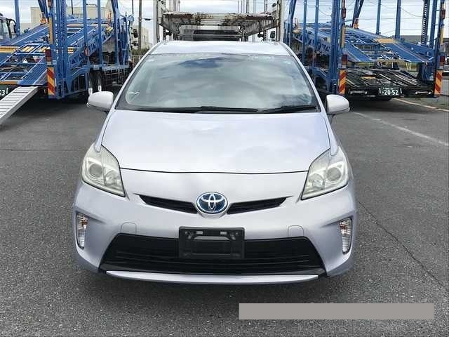 2013 Toyota Prius thumbnail