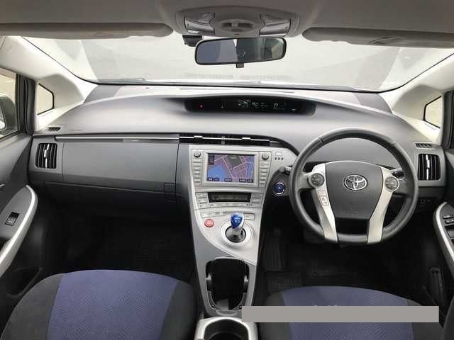 2013 Toyota Prius thumbnail