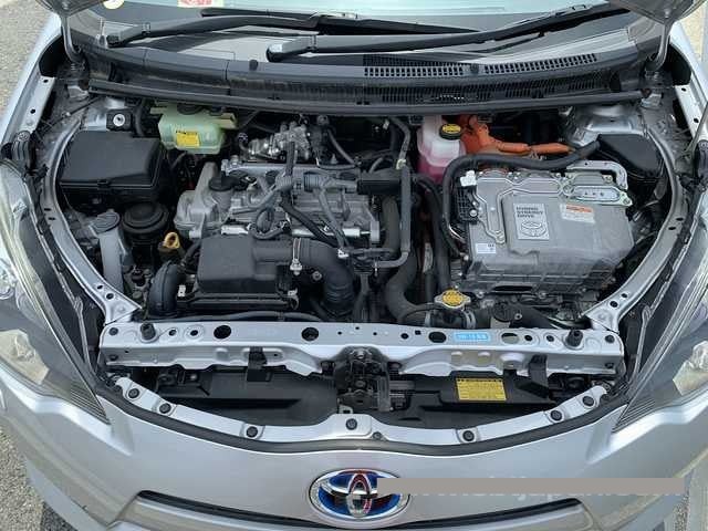 2014 Toyota Aqua thumbnail