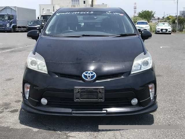 2015 Toyota Prius thumbnail