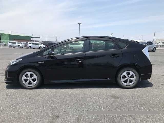 2015 Toyota Prius thumbnail