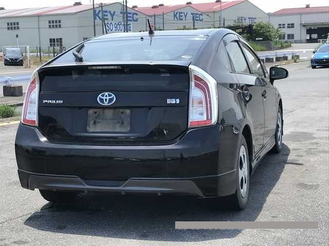 2015 Toyota Prius thumbnail
