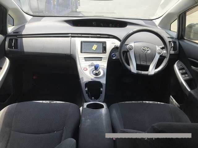 2015 Toyota Prius thumbnail